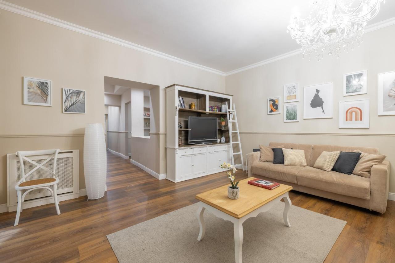 Charming Apartment With Patio A Few Steps From Colosseum Екстер'єр фото