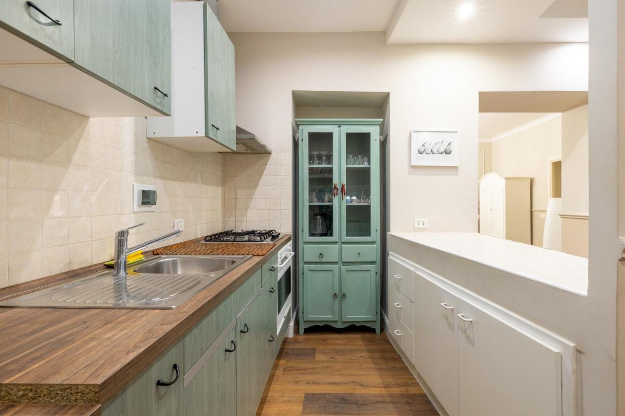 Charming Apartment With Patio A Few Steps From Colosseum Екстер'єр фото