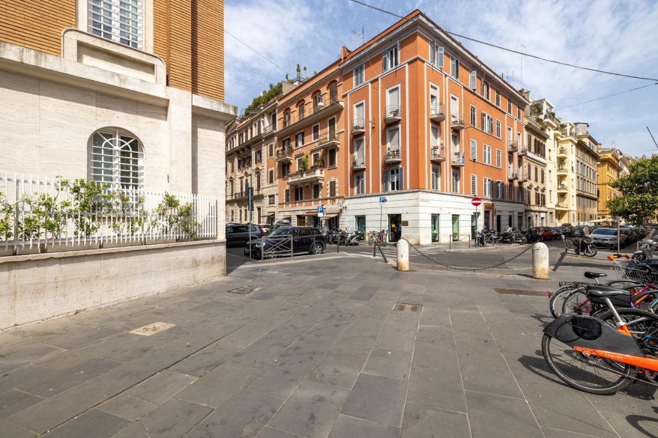 Charming Apartment With Patio A Few Steps From Colosseum Екстер'єр фото